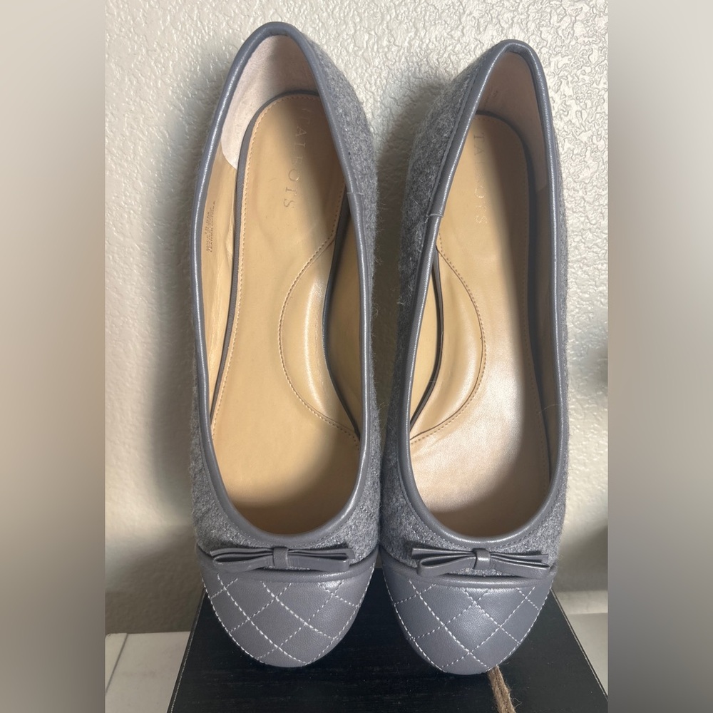 Talbots Gray Quilted Ballet Flats with Bow size 10.5